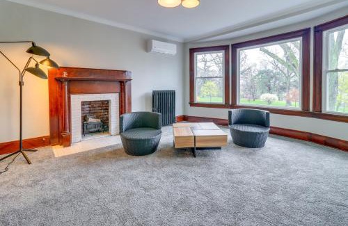 Toledo Apartment | 4 Mi to Downtown Toledo Walkable Riverside Apt