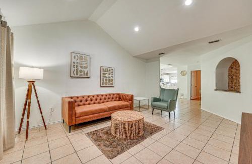 Brownsville House | 4 Mi to Dtwn Brownsville Family Home with Yard!
