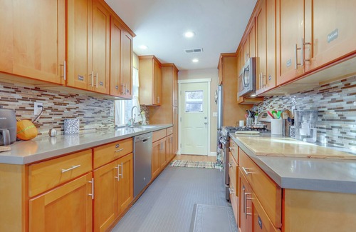 Cedar Ridge House | 4 Mi to Dtwn Grass Valley: Forest Oasis w/Hot Tub