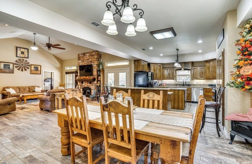 Stephenville House | 4 Mi to Dtwn: Home w/Pool in Stephenville!