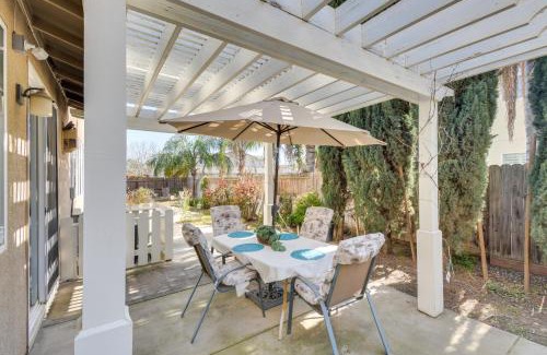 Merced House | 4 Mi to Dtwn Merced Spacious Home with Yard!