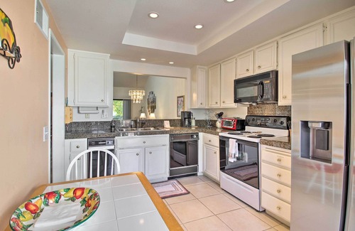 Cathedral City Condo | 4 Mi to Dtwn Palm Springs: Condo w/Pool Access