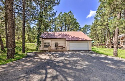 Ruidoso House | 4 Mi to Dtwn Ruidoso Cabin with Deck and Game Room!