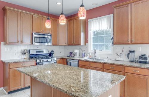 Herndon House | 4 Mi to Dulles Airport Spacious D C Area Home