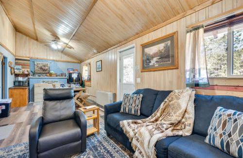 Drake House | 4 Mi to Estes Park Riverfront Cabin with Hot Tub!