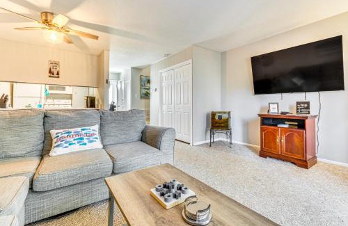Fairfield Bay Apartment | 4 Mi to Greers Ferry Lake Condo with Deck and Balcony