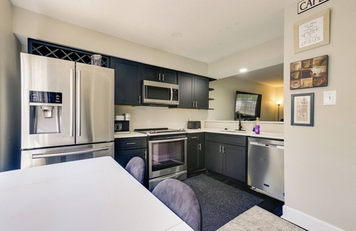 Humble House | 4 Mi to IAH: Suburban Houston Townhome