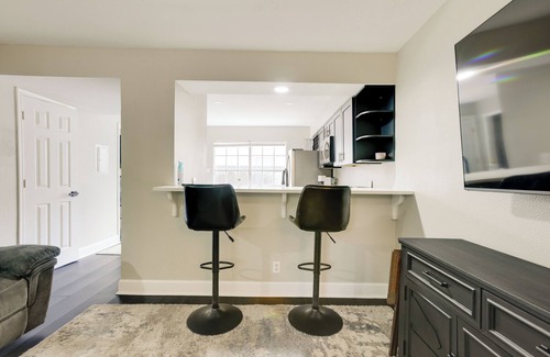 Humble House | 4 Mi to IAH: Suburban Houston Townhome