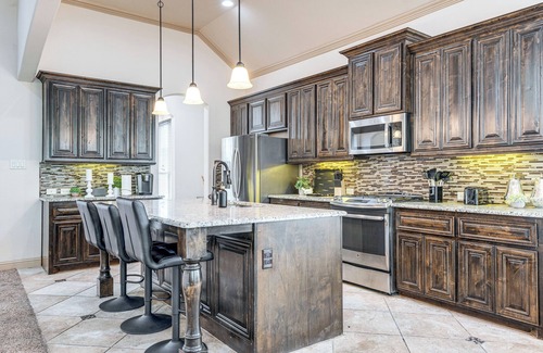 Round Rock House | 4 Mi to Kalahari Resort: Round Rock Home w/Patio!