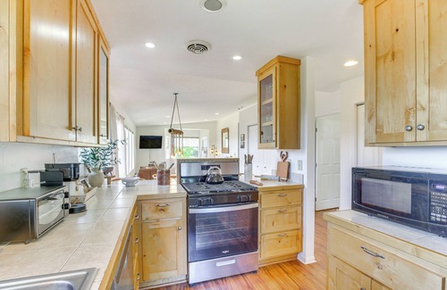 Cedarpines Park Cabin | 4 Mi to Lake Gregory: Crestline Cabin