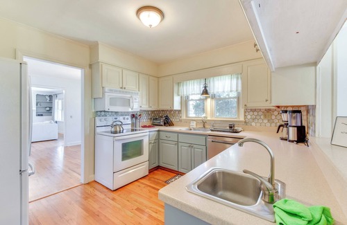Hartwell House | 4 Mi to Lake Hartwell: Welcoming Family Home