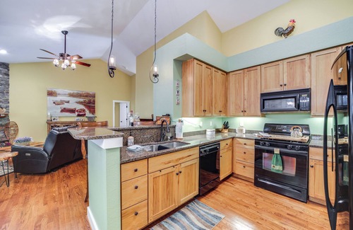 Bear Lake Reserve Cottage | 4 Mi to Lake: Tuckasegee Home w/Community Perks