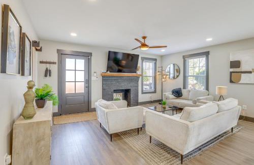 Sans Souci House | 4 Mi to Liberty Bridge Greenville Getaway with Deck