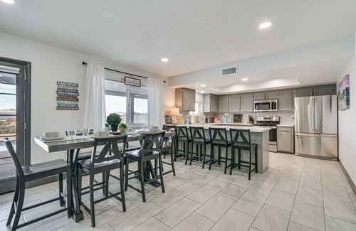 Lake Havasu City House | 4 Mi to London Bridge Beach: Family Home w/Pool!