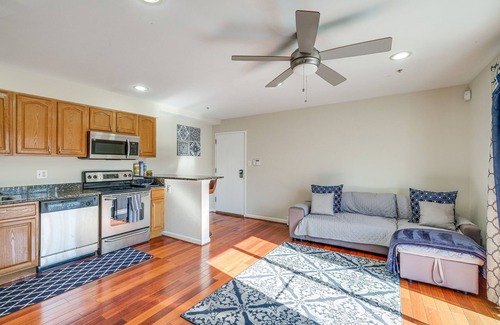 Washington Highlands Condo | 4 Mi to Nationals Park: DC Condo w/Balcony!