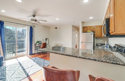 Washington Highlands Condo | 4 Mi to Nationals Park: DC Condo w/Balcony!