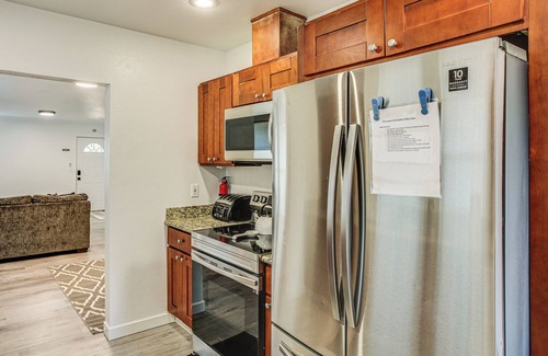 South Tacoma House | 4 Mi to Several Museums: Quaint Tacoma Home