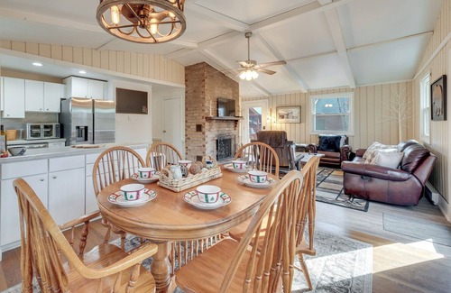 Briar Crest Woods Cabin | 4 Mi to Skiing: Cabin w/Lake Access in Blakeslee
