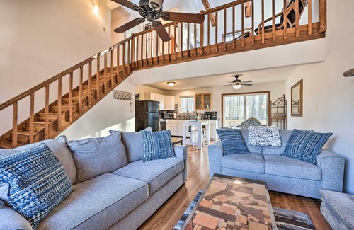 Tobyhanna House | 4 Mi to Tobyhanna State Park: Home w/Fire Pit