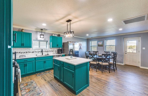 Whitney House | 4 Mi to Whitney Lake: Home on 30 Acres!