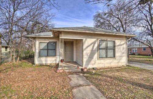 Jacksboro House | 4 Miles to Lake Jacksboro Cozy Texas Cottage