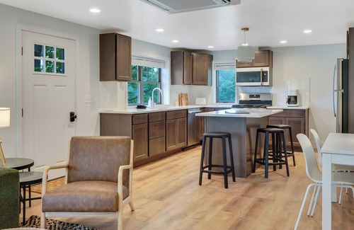 Boyne Falls House | 4 miles to Walloon Lake | Sleeps 4 Guests | 10 Miles to Boyne Mountain