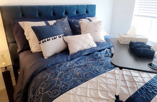 Newton Apartment | 4-min to Bear Creek Park, Surrey✧2BED-2BATH✧KITCHEN✧