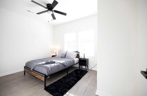 Burlington House | 4 Min to Downtown - 10 to Elon - Washer and Dryer