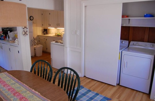 North Beach Haven Cottage | 4-minute walk to beach, Cute Cape Cod in Beach Block Full Refunds/cancellations