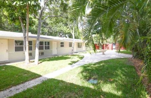 Riverside Park Apartment | 4 mls to beach, airport & cruiseport Boho Stdio 🦚