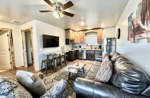 Moab South Valley House | #4 Modern Rustic Moab Getaway – Dog Friendly!