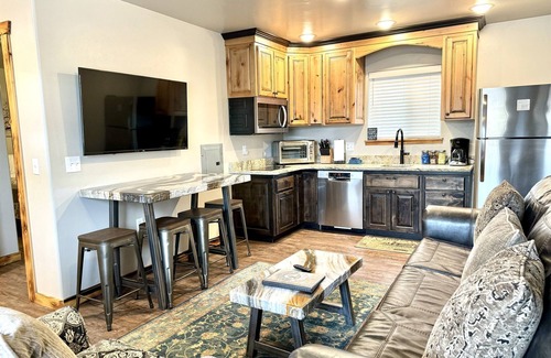 Moab South Valley House | #4 Modern Rustic Moab Getaway – Dog Friendly!