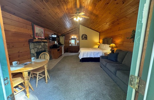 Afton Cabin | 4 Moose Lodge ROMANTIC Log Cabin in the woods. Hot Tub & Wood Burning Fire Place