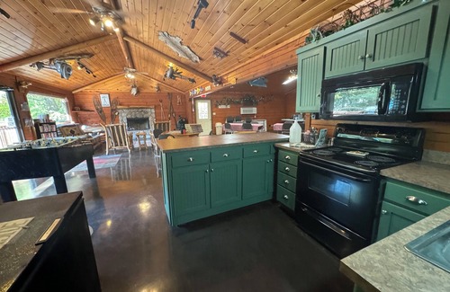 Afton Cabin | 4 Moose Lodge ROMANTIC Log Cabin in the woods. Hot Tub & Wood Burning Fire Place