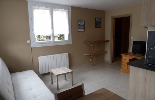 Saint-Martin-sur-la-Chambre Apartment | 4-person apartment