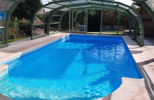 Le Clerjus Cabin | 4-person Apache hut in an estate with indoor swimming pool