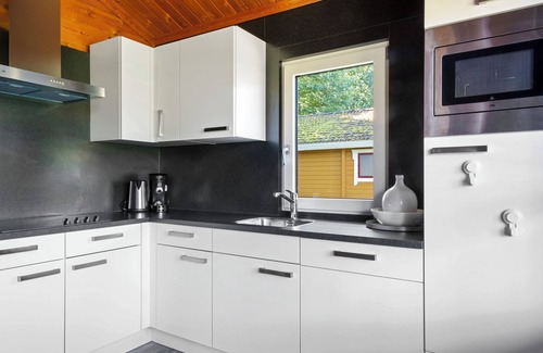 Municipality of Hardenberg House | 4-person bungalow with private sauna, veranda and washing machine at holiday park ’t Hooge Holt near Gramsbergen and nature.