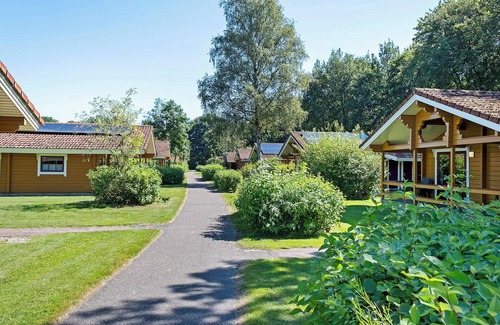 Municipality of Hardenberg House | 4-person bungalow with private sauna, veranda and washing machine at holiday park ’t Hooge Holt near Gramsbergen and nature.
