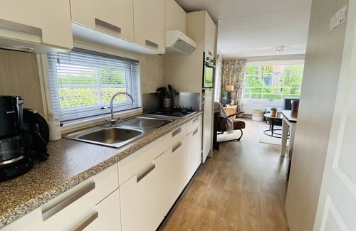 Ouwerkerk House | 4-person chalet on campsite in Ouwerkerk