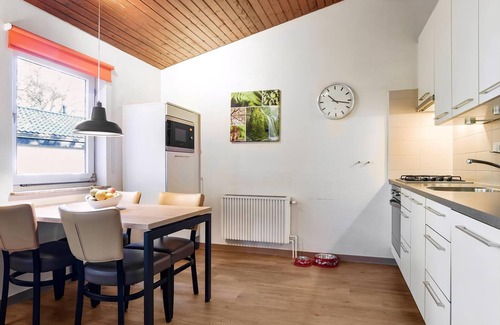 Stadtkyll House | 4-person dog bungalow in the holiday park Landal Wirfttal