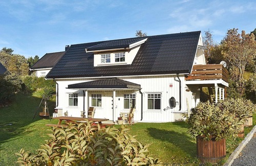 Oksvoll Apartment | 4 person holiday home in Oksvoll