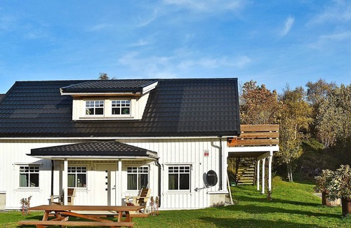 Oksvoll Apartment | 4 person holiday home in Oksvoll
