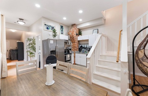 Fort Worth House | 4 Queen Beds | High Speed Wifi | Private Parking