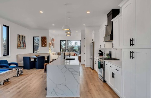 Hurwood Heights House | 4 Rooftop Decks 4 Hot Tubs Game Rooms Sauna