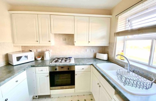 Yeading House | 4 room 3-bath Contractor accommodation Londonnn