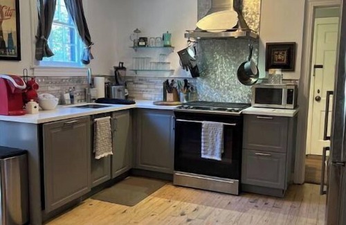 Green Hills Condo | 4-room apartment in quiet, safe neighborhood