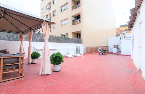 La Maternitat i Sant Ramon Apartment | (4) ROOM PRIVATE INDIVIDUAL WITH SUNNY TERRACE OF 200 M2