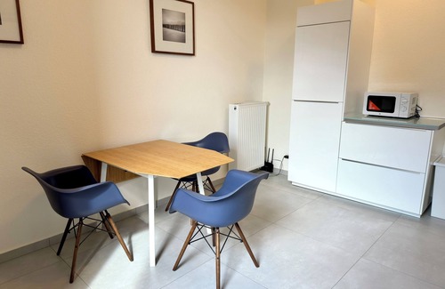 Rheinhausen Apartment | 4 Rooms/Free Parking/25 min to Düsseldorf