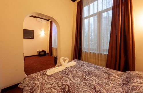 Airport District Hotel | 4 Rooms Hotel