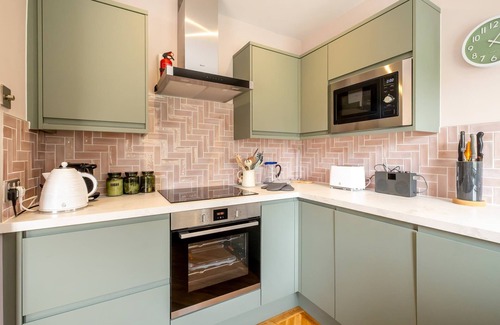Thorpeness Apartment | 4 Sanctuary Cottage - sleeps 6 guests in 3 bedrooms